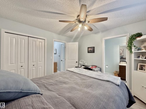 40 320 Spruce Ridge Road, Spruce Grove, AB - Indoor Photo Showing Bedroom