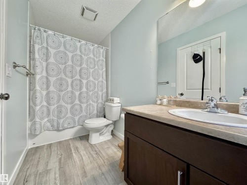 40 320 Spruce Ridge Road, Spruce Grove, AB - Indoor Photo Showing Bathroom