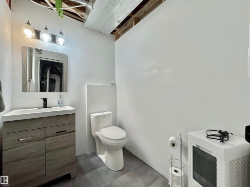 40 320 Spruce Ridge Road, Spruce Grove, AB - Indoor Photo Showing Bathroom