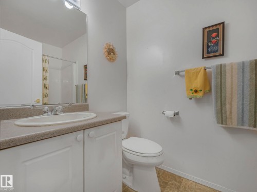 # 26 13320 124 Street Nw, Edmonton, AB - Indoor Photo Showing Bathroom