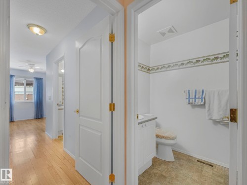 Edmonton, AB - Indoor Photo Showing Other Room