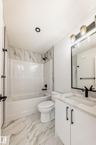 24 Westwyck Link, Spruce Grove, AB - Indoor Photo Showing Bathroom