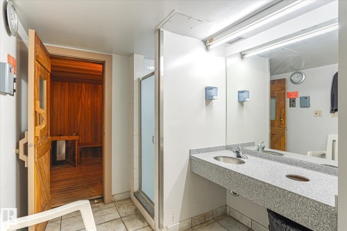 1412 9918 101 Street, Edmonton, AB - Indoor Photo Showing Bathroom