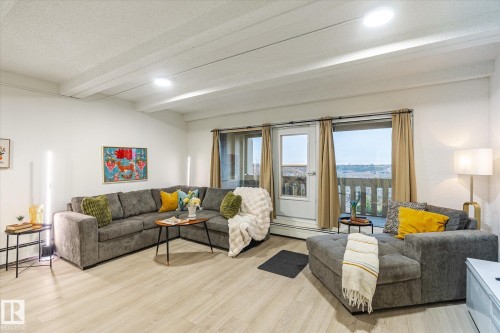1412 9918 101 Street, Edmonton, AB - Indoor Photo Showing Living Room
