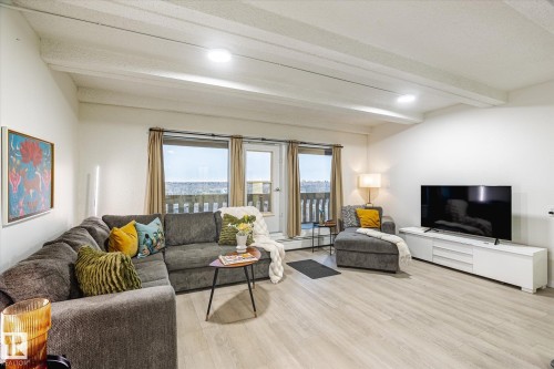 1412 9918 101 Street, Edmonton, AB - Indoor Photo Showing Living Room