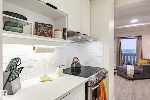 1412 9918 101 Street, Edmonton, AB - Indoor Photo Showing Kitchen