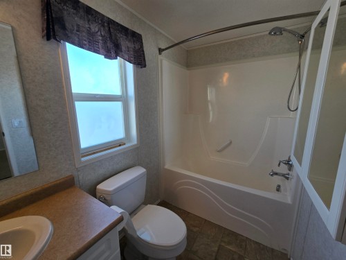 1133 Aspen Drive, Leduc, AB - Indoor Photo Showing Bathroom