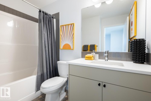 907 Rowan Way, Edmonton, AB - Indoor Photo Showing Bathroom