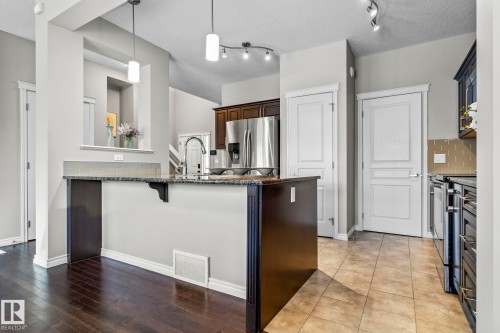 5734 175Aave, Edmonton, AB - Indoor Photo Showing Kitchen With Upgraded Kitchen