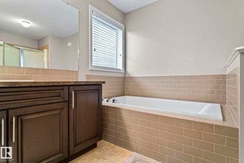 5734 175Aave, Edmonton, AB - Indoor Photo Showing Bathroom