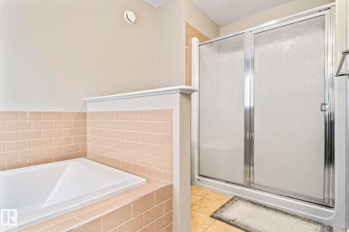 5734 175Aave, Edmonton, AB - Indoor Photo Showing Bathroom