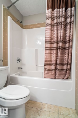 5734 175Aave, Edmonton, AB - Indoor Photo Showing Bathroom