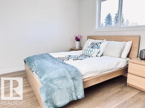 4845 115 Avenue, Edmonton, AB - Indoor Photo Showing Bedroom
