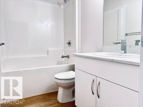 4845 115 Avenue, Edmonton, AB - Indoor Photo Showing Bathroom