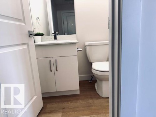 4845 115 Avenue, Edmonton, AB - Indoor Photo Showing Bathroom