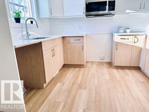 4845 115 Avenue, Edmonton, AB - Indoor Photo Showing Kitchen