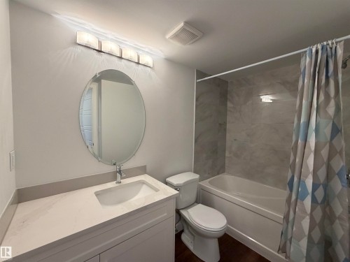 103 10511 19 Avenue, Edmonton, AB - Indoor Photo Showing Bathroom