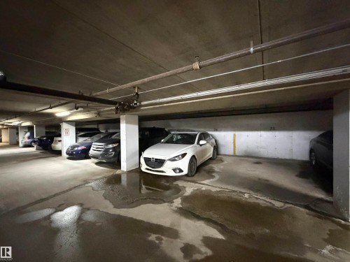 103 10511 19 Avenue, Edmonton, AB - Indoor Photo Showing Garage