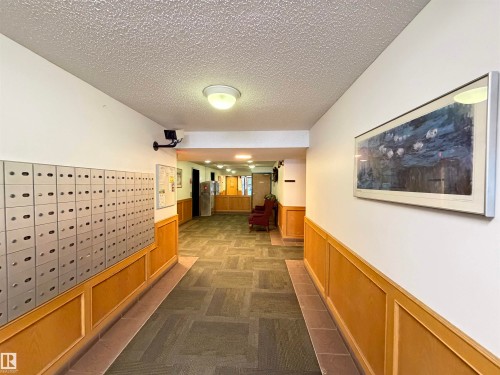 103 10511 19 Avenue, Edmonton, AB - Indoor Photo Showing Other Room