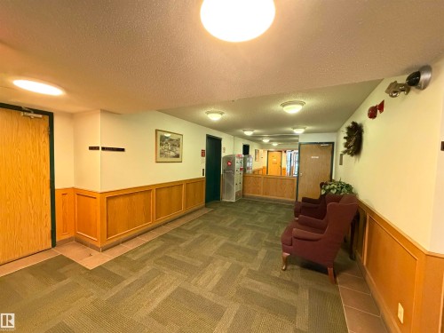 103 10511 19 Avenue, Edmonton, AB - Indoor Photo Showing Other Room