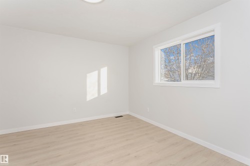 76 Dayton Crescent, St. Albert, AB - Indoor Photo Showing Other Room