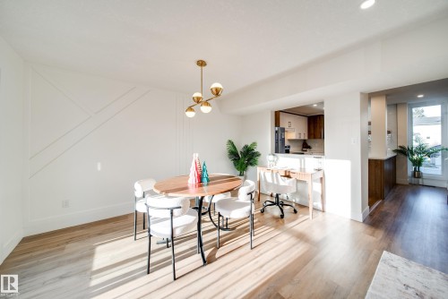 5394 38A Avenue, Edmonton, AB - Indoor Photo Showing Other Room