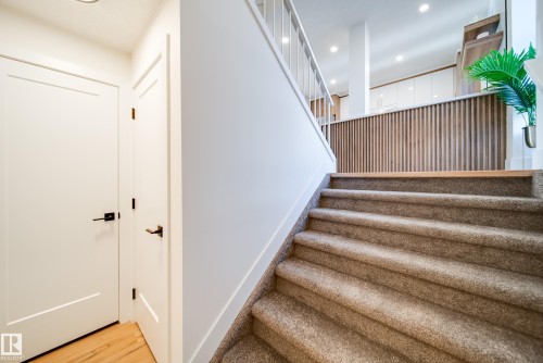 5394 38A Avenue, Edmonton, AB - Indoor Photo Showing Other Room