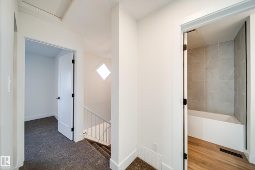 5394 38A Avenue, Edmonton, AB - Indoor