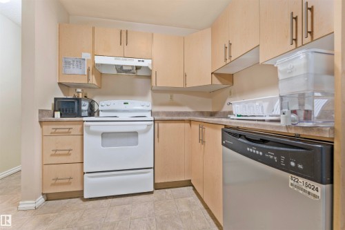 102 2620 Mill Woods, Edmonton, AB - Indoor Photo Showing Kitchen