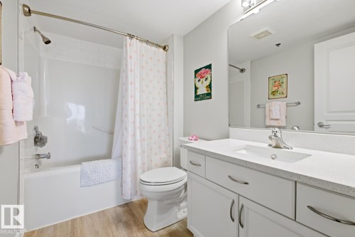 314 530 Hooke Road, Edmonton, AB - Indoor Photo Showing Bathroom