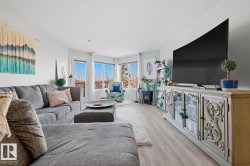 Living area with wood finished floors - 