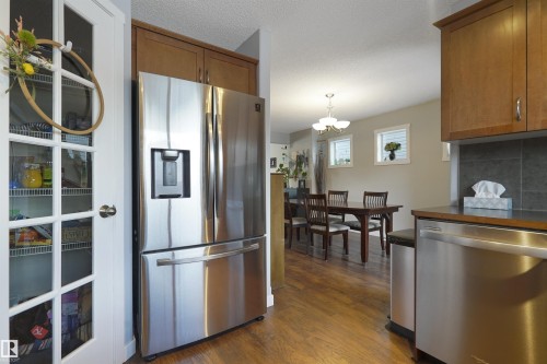 169 62 Street, Edmonton, AB - Indoor Photo Showing Kitchen