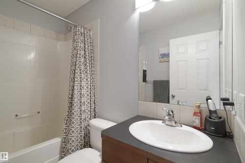 169 62 Street, Edmonton, AB - Indoor Photo Showing Bathroom