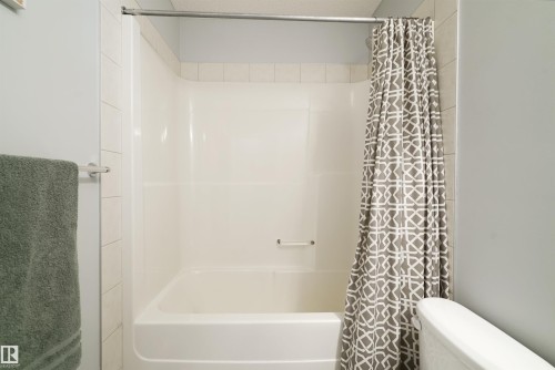 169 62 Street, Edmonton, AB - Indoor Photo Showing Bathroom