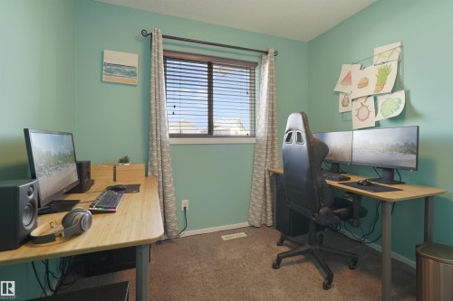 169 62 Street, Edmonton, AB - Indoor Photo Showing Office