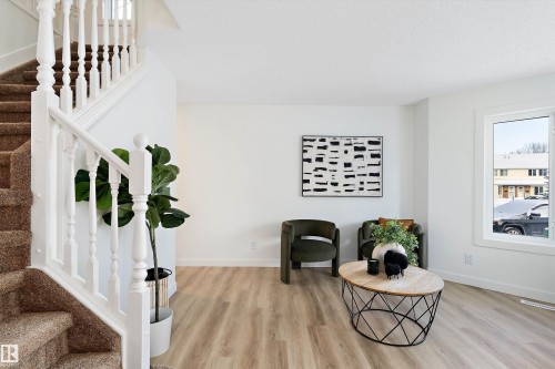 63 1033 Youville Drive W, Edmonton, AB - Indoor