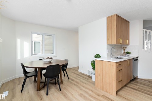 63 1033 Youville Drive W, Edmonton, AB - Indoor