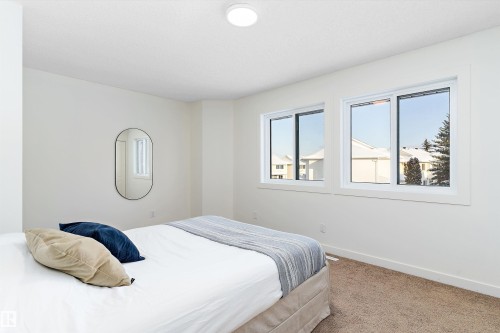 63 1033 Youville Drive W, Edmonton, AB - Indoor Photo Showing Bedroom