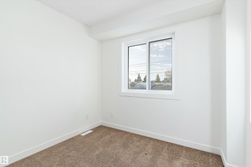 63 1033 Youville Drive W, Edmonton, AB - Indoor Photo Showing Other Room