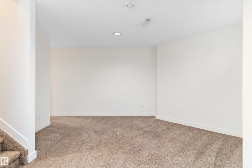 63 1033 Youville Drive W, Edmonton, AB - Indoor Photo Showing Other Room