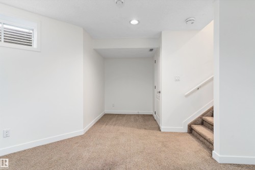 63 1033 Youville Drive W, Edmonton, AB - Indoor Photo Showing Other Room