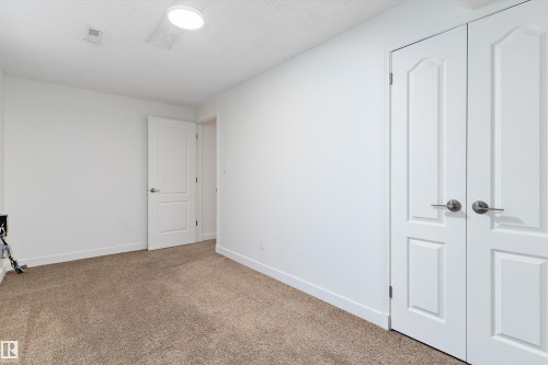 63 1033 Youville Drive W, Edmonton, AB - Indoor Photo Showing Other Room
