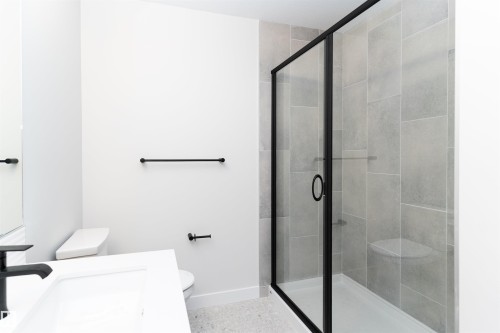 5115 Pilot Lane, Edmonton, AB - Indoor Photo Showing Bathroom