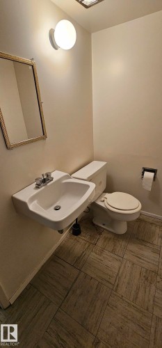 10712 159 Street, Edmonton, AB - Indoor Photo Showing Bathroom