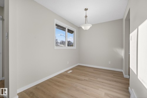 3205 142 Avenue, Edmonton, AB - Indoor Photo Showing Other Room