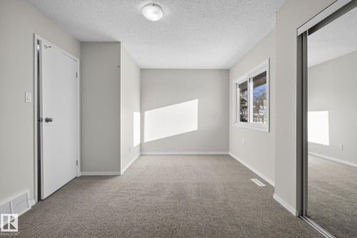 3205 142 Avenue, Edmonton, AB - Indoor Photo Showing Other Room