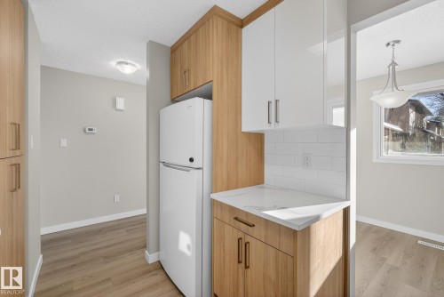 3205 142 Avenue, Edmonton, AB - Indoor Photo Showing Other Room