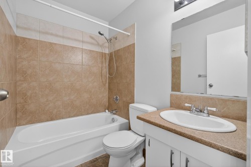 3205 142 Avenue, Edmonton, AB - Indoor Photo Showing Bathroom