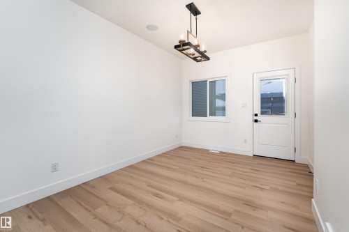 3111 Magpie Way, Edmonton, AB - Indoor Photo Showing Other Room