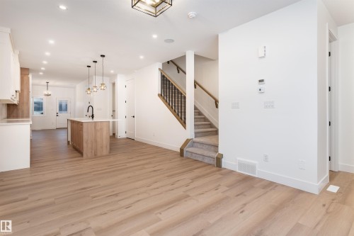 3111 Magpie Way, Edmonton, AB - Indoor